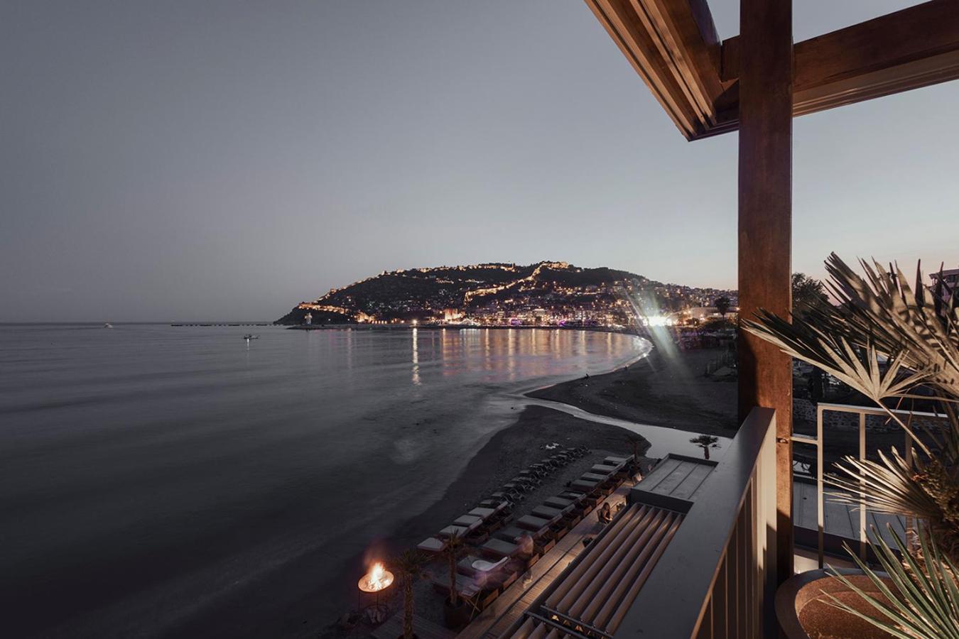 Deluxe Suite with Sea View