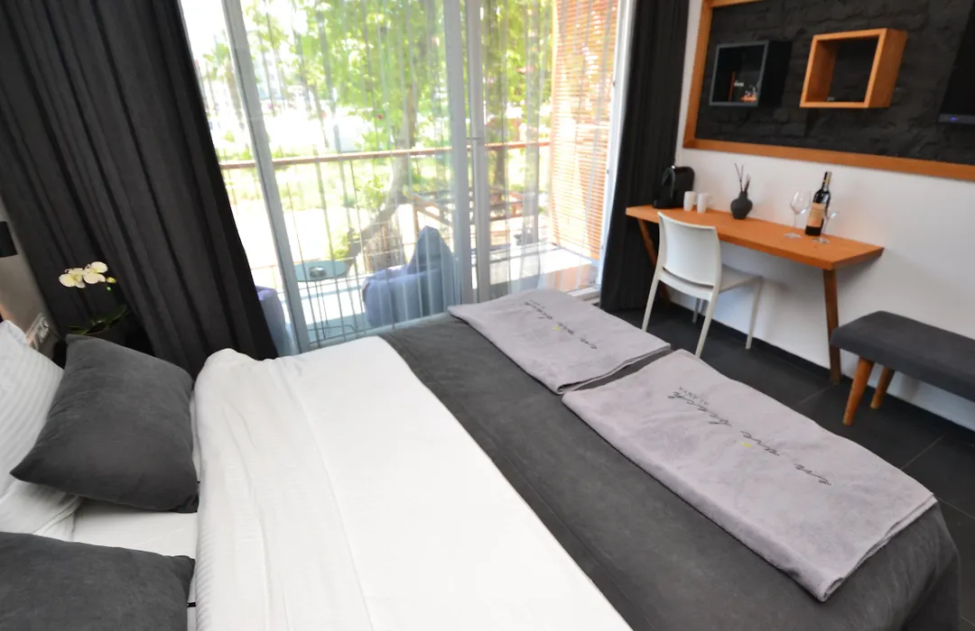 En Vie Beach Boutique Hotel - Adults Only-1